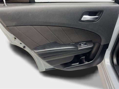 Used 2022 Dodge Charger R/T w/ Blacktop Package image 39