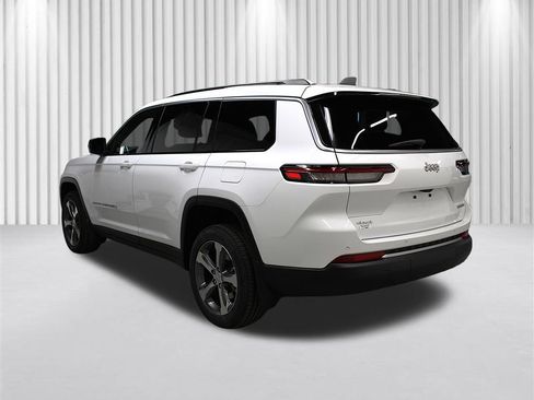 New 2026 Jeep Grand Cherokee L Limited w/ MOPAR Finishing Package AWD/4WD image 5