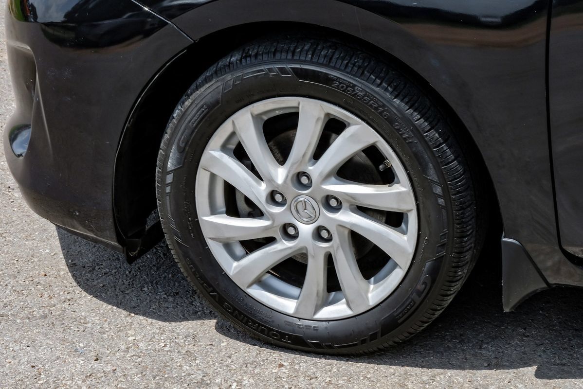 Used 2012 MAZDA MAZDA3 i Grand Touring w/ Tech Pkg FWD image 58