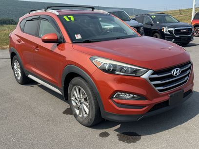 Used 2017 Hyundai Tucson SE w/ SE Popular Package 02
