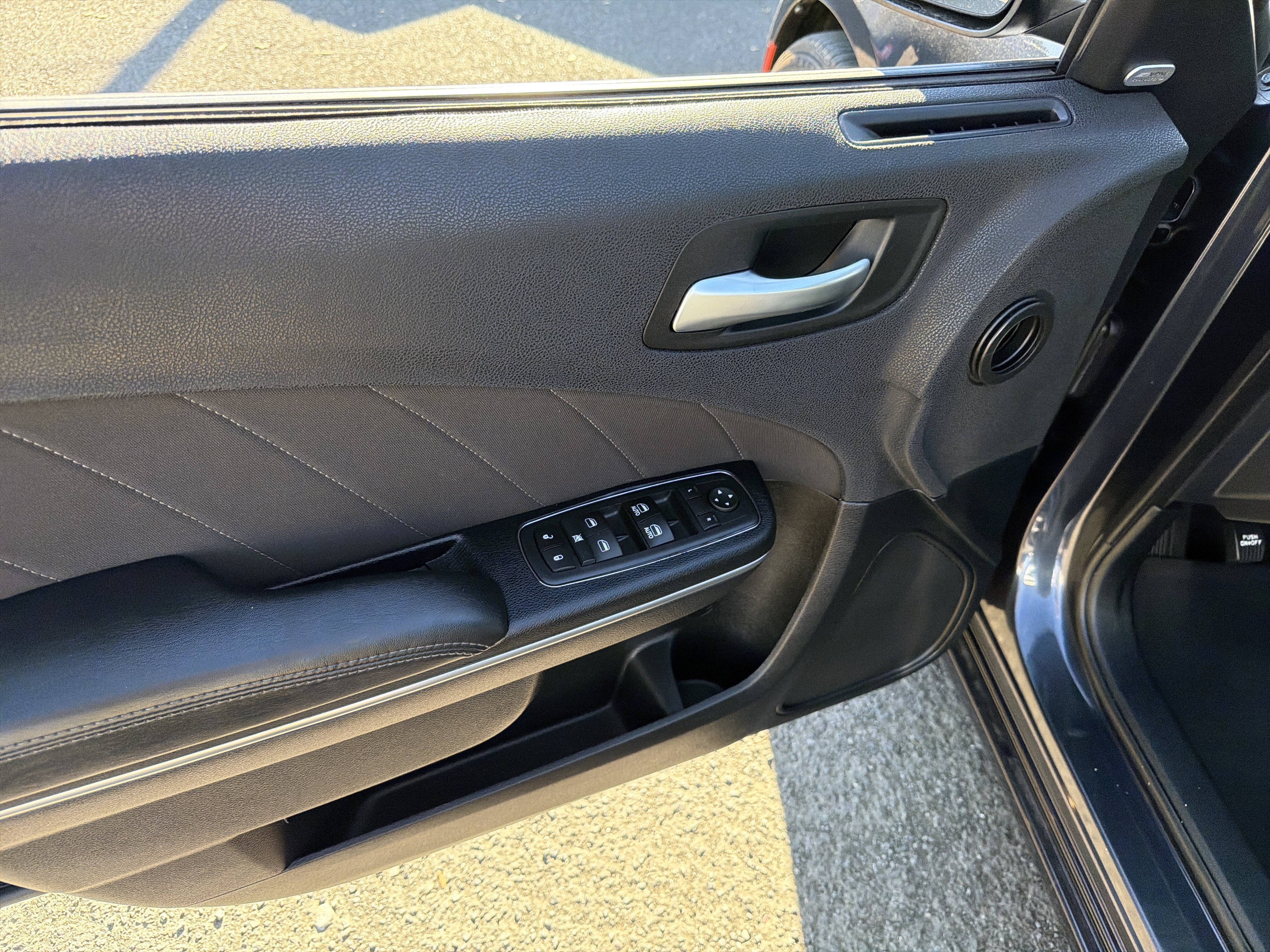 Used 2017 Dodge Charger R/T RWD image 15