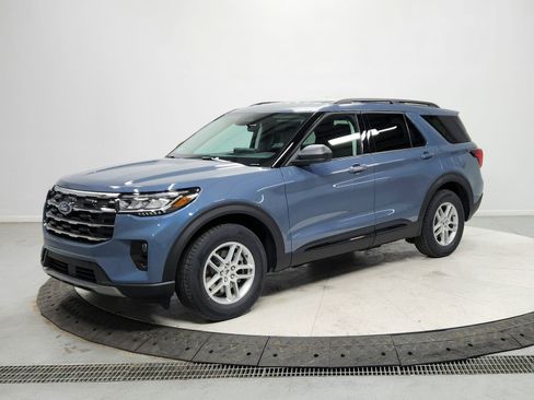 New 2026 Ford Explorer Active w/ Active Comfort Package RWD image 3