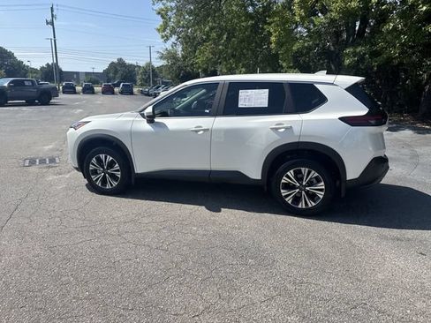 Used 2023 Nissan Rogue SV FWD image 8