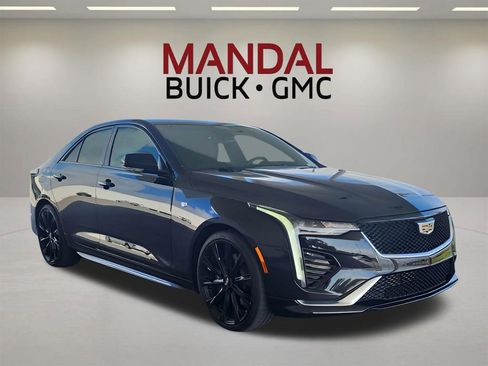 Used 2020 Cadillac CT4 Sport w/ Climate Package RWD image 4