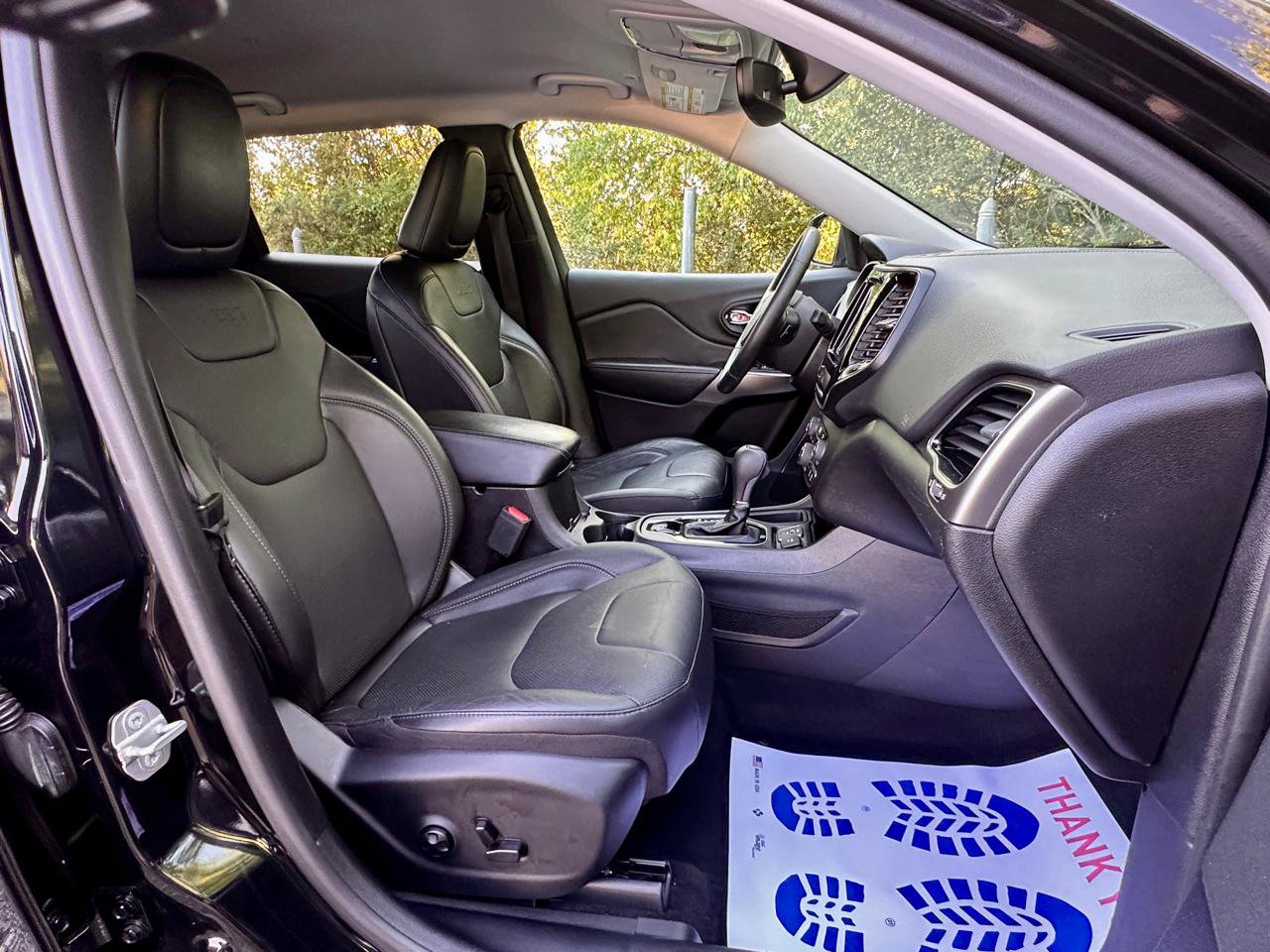 Used 2019 Jeep Cherokee Limited FWD image 13