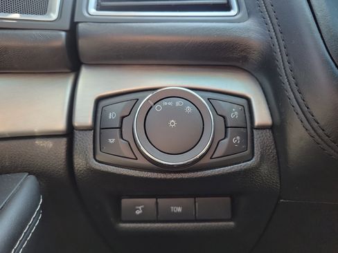 Used 2016 Ford Explorer Platinum image 23