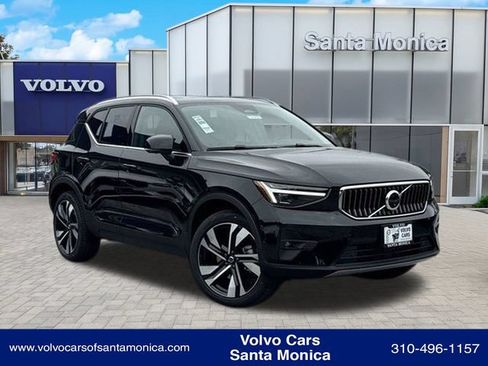 New 2024 Volvo XC40 B5 Plus w/ Climate Package AWD/4WD image 1