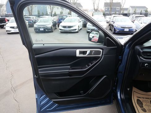 Used 2020 Ford Explorer XLT w/ Equipment Group 202A image 15