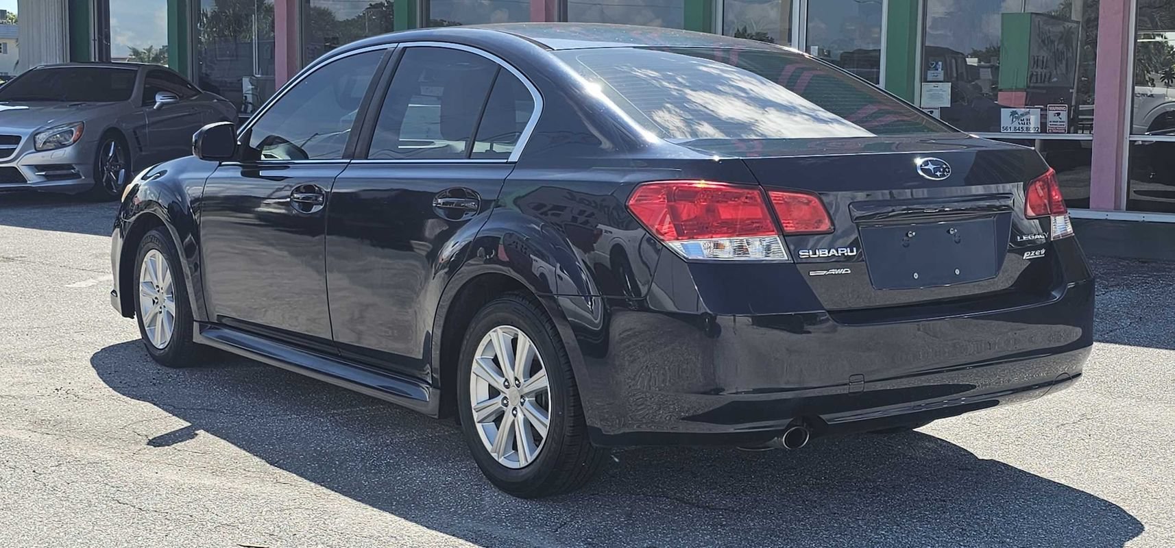 Used 2012 Subaru Legacy 2.5i Premium w/ All-Weather Pkg + Moonroof AWD/4WD image 3