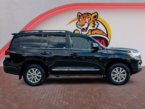 Used 2020 Toyota Land Cruiser AWD/4WD image 4