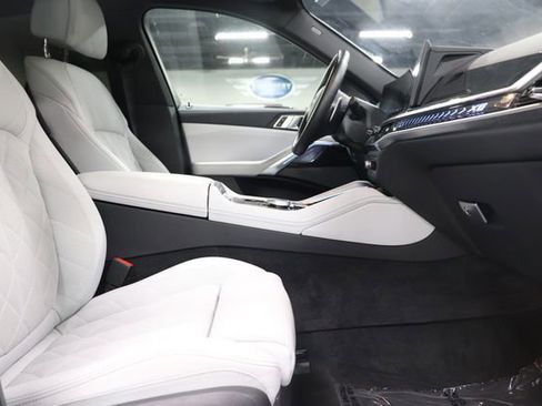 Used 2026 BMW X6 xDrive40i AWD/4WD image 23