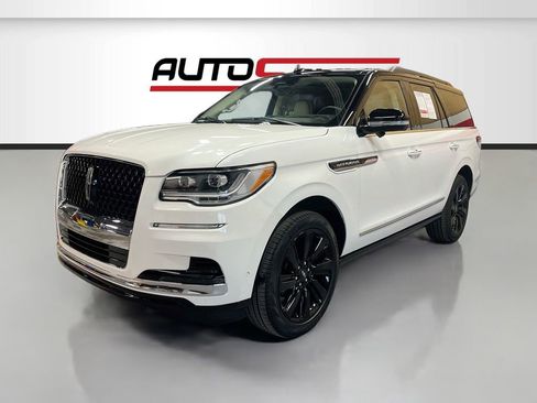 Used 2024 Lincoln Navigator Black Label AWD/4WD image 3
