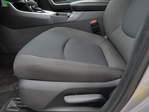 Certified 2025 Toyota RAV4 LE image 21