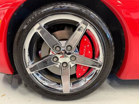 Used 2007 Chevrolet Corvette Coupe w/ Preferred Equipment Group RWD image 19
