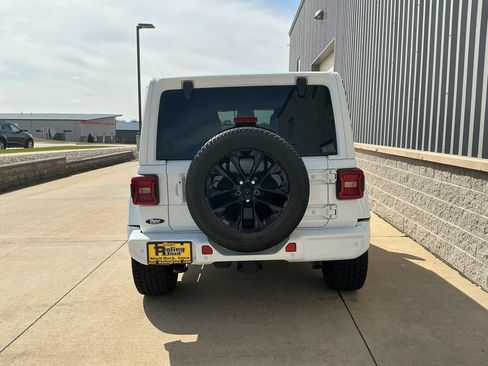 Used 2023 Jeep Wrangler Unlimited Sahara AWD/4WD image 5