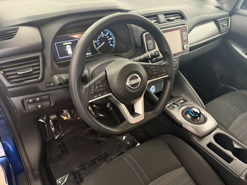 Used 2025 Nissan Leaf S FWD image 15