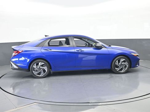 Used 2025 Hyundai Elantra Sport image 7