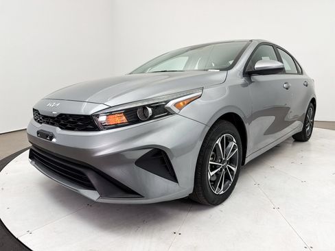 Used 2024 Kia Forte LXS FWD image 11