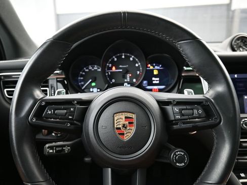 Used 2025 Porsche Macan image 6