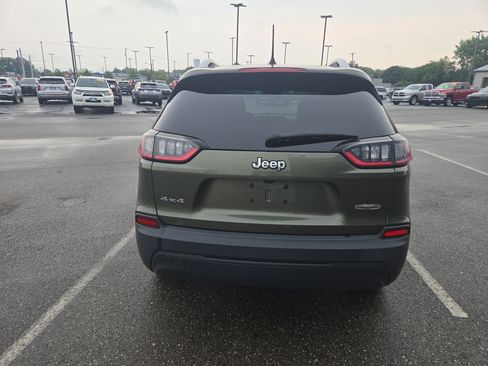 Used 2019 Jeep Cherokee Latitude w/ Popular Appearance Group AWD/4WD image 6