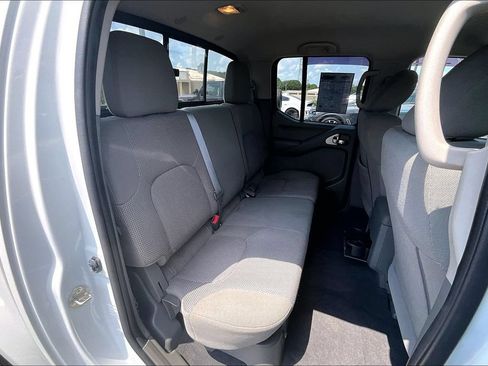 Used 2020 Nissan Frontier SV RWD image 28