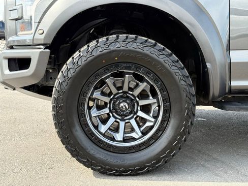 Used 2020 Ford F150 Raptor w/ Equipment Group 802A Luxury AWD/4WD image 19