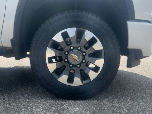 Used 2021 Chevrolet Silverado 2500 Custom w/ Custom Value Package AWD/4WD image 37