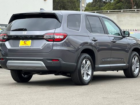 New 2025 Honda Pilot EX-L image 4