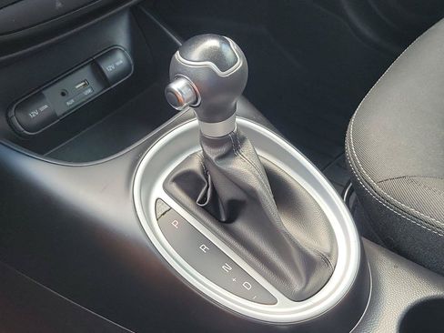 Used 2018 Kia Soul + FWD image 34