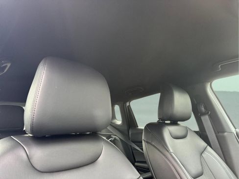 New 2026 Jeep Compass Latitude image 17