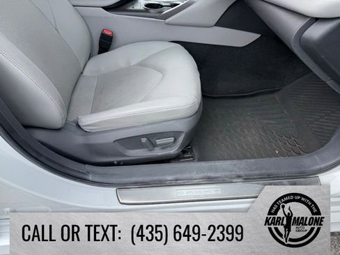 Used 2021 Toyota Camry XLE AWD/4WD image 36