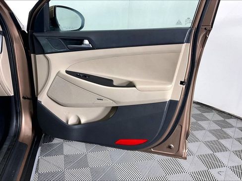 Used 2017 Hyundai Tucson SE Plus FWD image 23