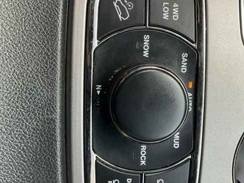 Used 2020 Jeep Grand Cherokee High Altitude image 16