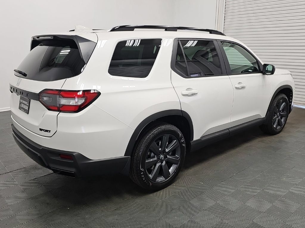 New 2026 Honda Pilot Sport image 8