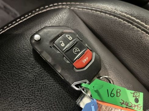 Used 2021 Jeep Wrangler Unlimited Sahara w/ Cold Weather Group image 27