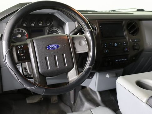 Used 2016 Ford F250 XL w/ Power Equipment Group image 4