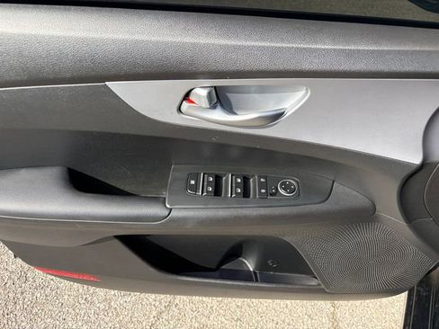 Certified 2023 Kia Forte LXS w/ LXS Technology Package FWD image 25