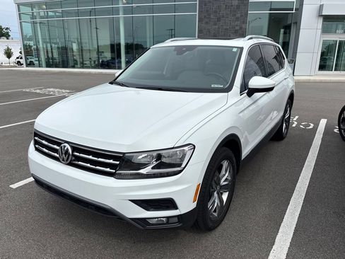 Used 2021 Volkswagen Tiguan SEL AWD/4WD image 3