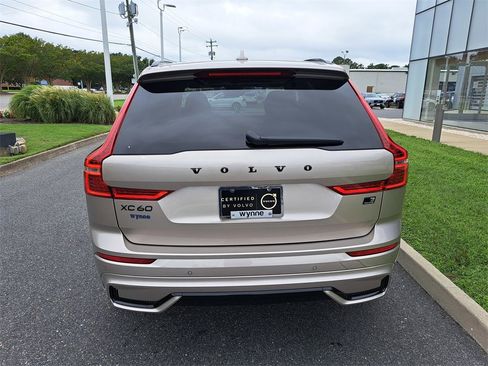 Used 2024 Volvo XC60 T8 Ultimate image 6