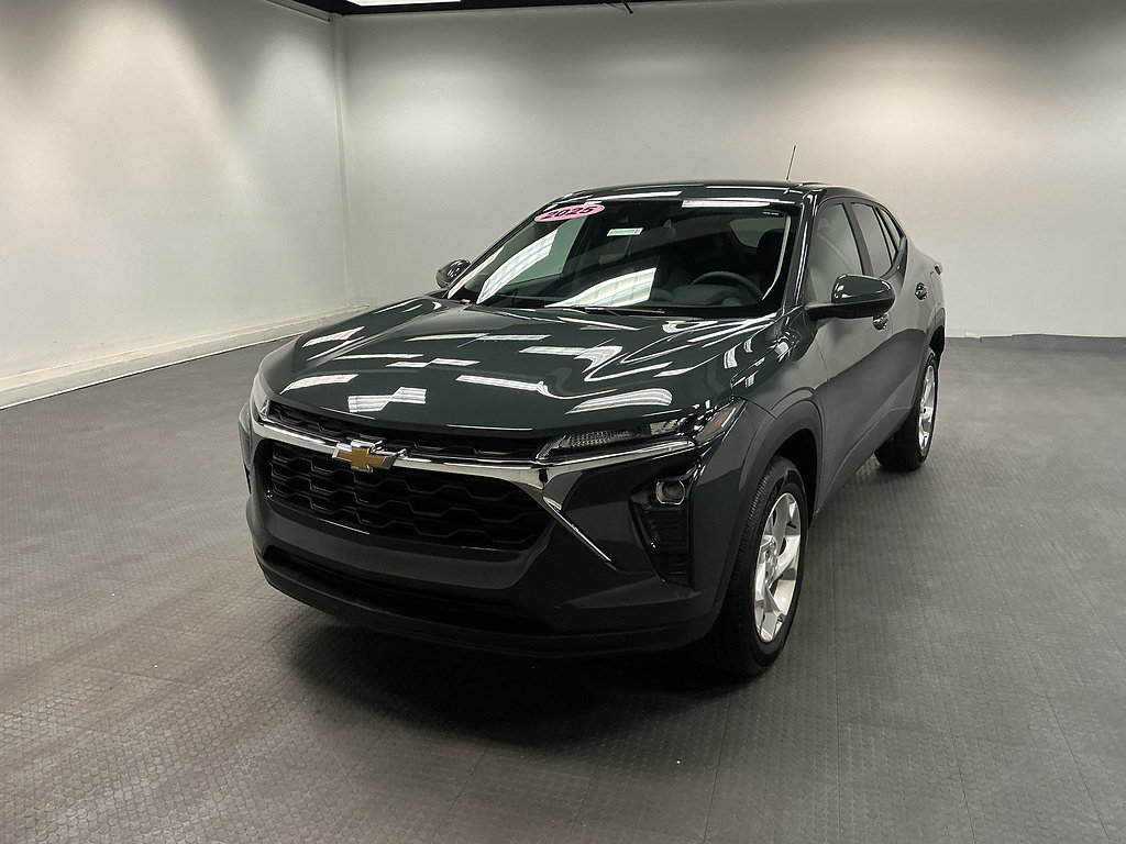 Used 2025 Chevrolet Trax LS w/ LS Convenience Package FWD image 1