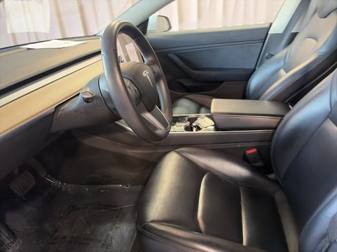 Used 2019 Tesla Model 3 Standard Range image 24