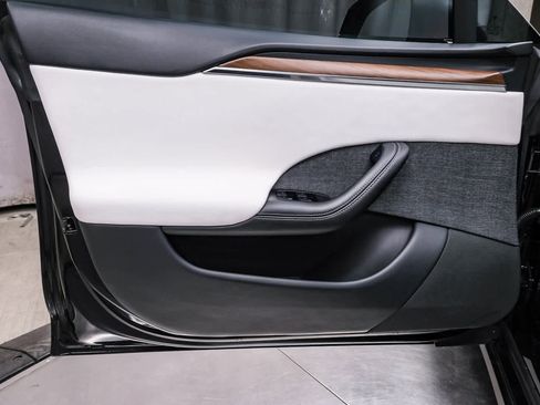 Used 2023 Tesla Model S Standard Range image 21