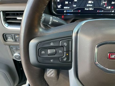 Used 2022 GMC Yukon SLT w/ SLT Premium Package image 12