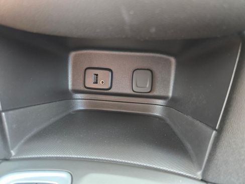 Used 2018 Chevrolet Equinox LT w/ LPO, Hit The Road Package AWD/4WD image 12