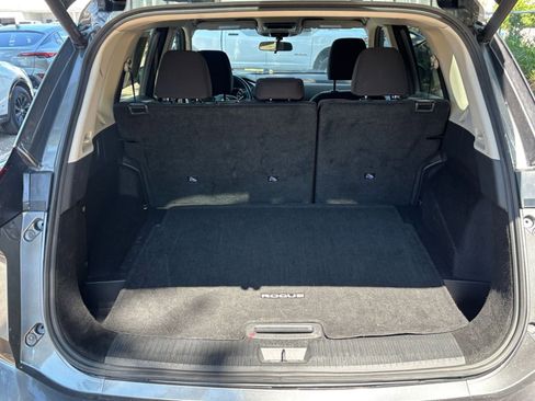 Used 2025 Nissan Rogue SV FWD image 33