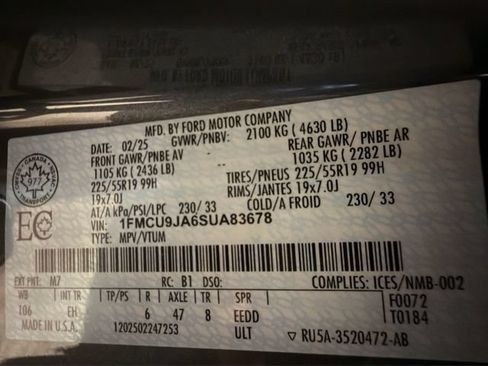 Certified 2025 Ford Escape Platinum AWD/4WD image 31