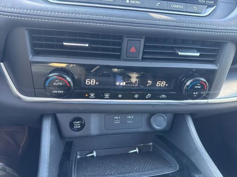 Used 2025 Nissan Rogue SV image 23