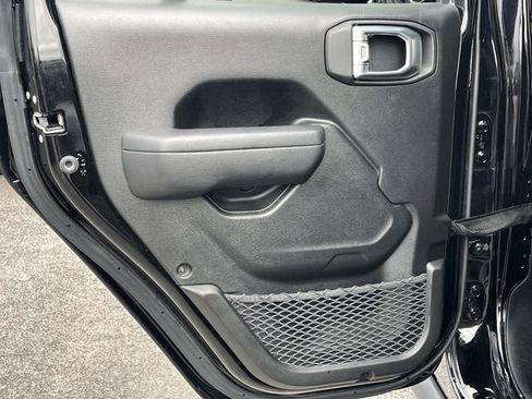 Used 2022 Jeep Gladiator Willys image 15