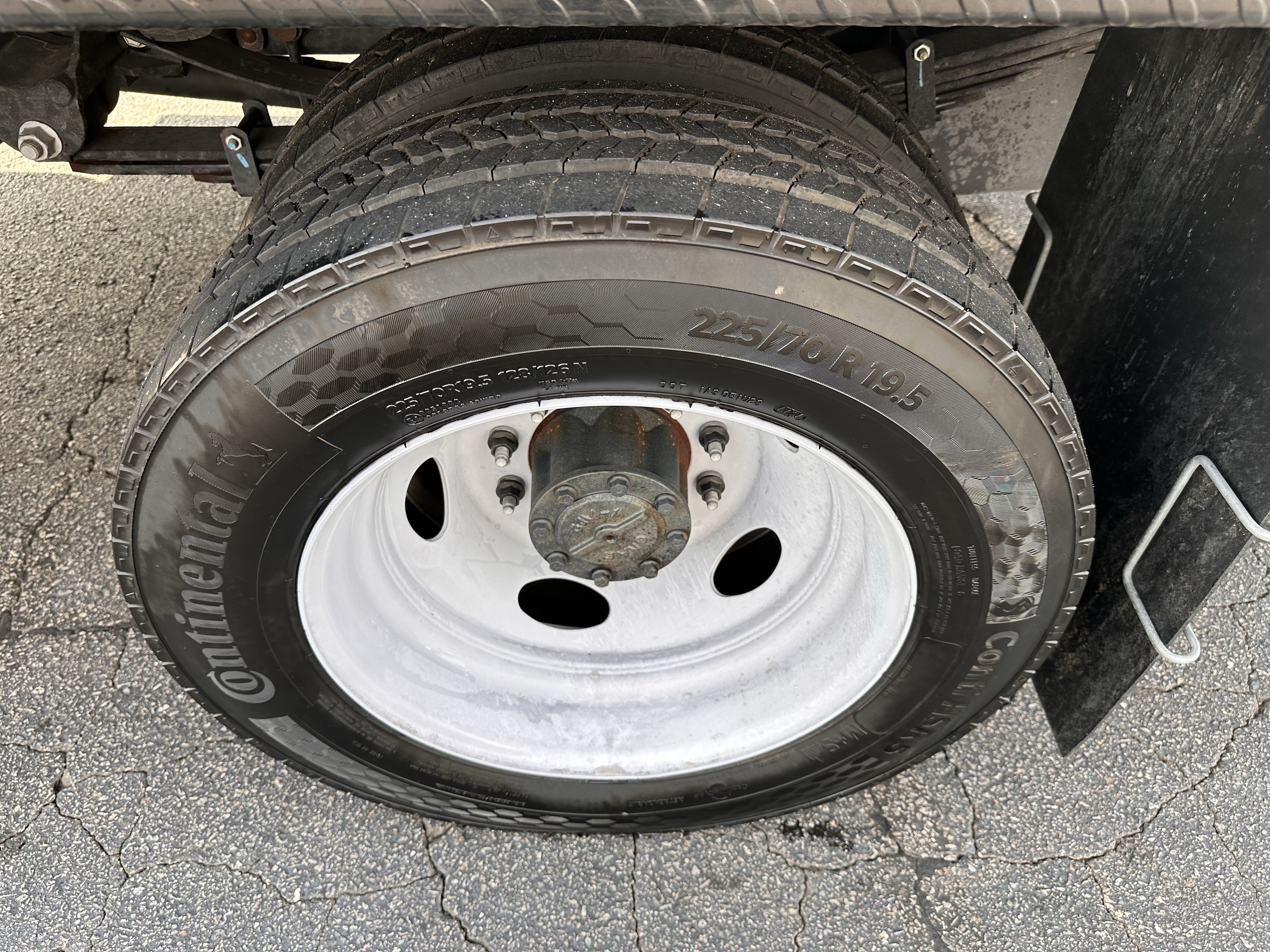 Used 2024 Ford F550 2WD Regular Cab Super Duty image 27