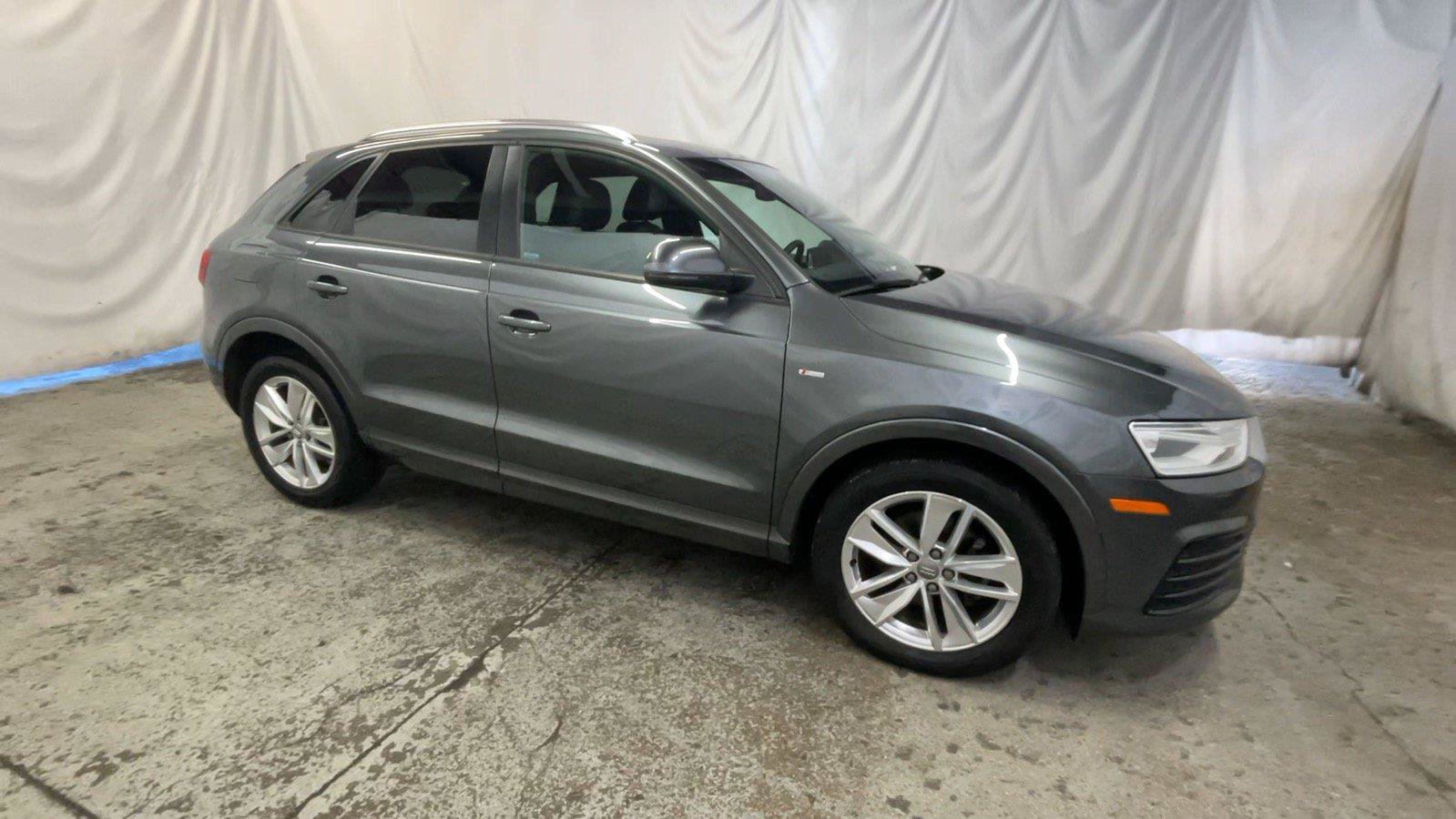 Used 2018 Audi Q3 2.0T Premium w/ Convenience Package AWD/4WD image 3